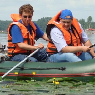 Який човен для риболовлі вибрати: одно-, двох-, трьох чи чотиримісний