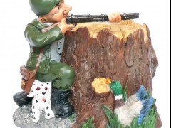 Що купити на подарунок мисливцеві? Одяг, взуття, головні убори чи човни?